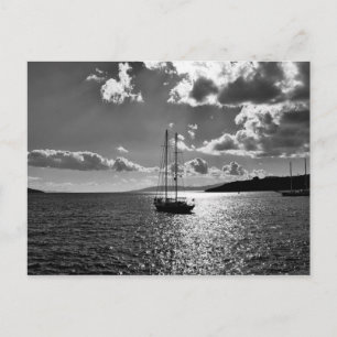 Carte Postale Ciel dramatique frais sur yacht en mer
