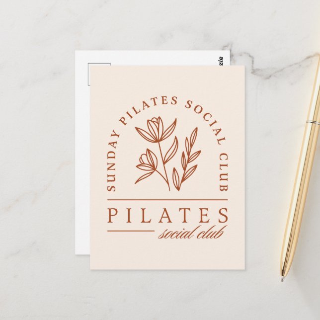 Carte Postale Club Pilates dimanche boho esthétique (Devant/Arrière en situation)