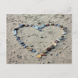 Carte Postale Coeur de pierre dans le sable