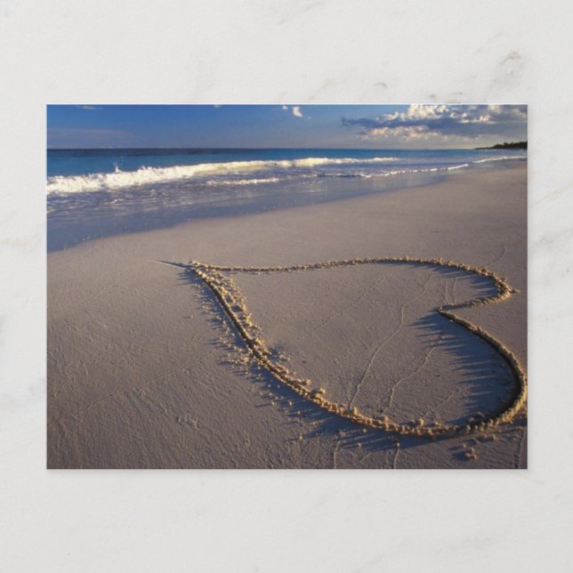Carte Postale Coeur tiré sur la plage (Devant)
