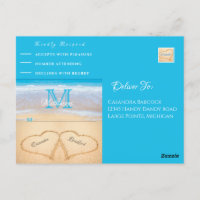 Coeurs de mariage sur la plage dans le sable RSVP