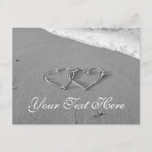 Carte Postale Coeurs entrelacés dans le sable   Scène romantique
