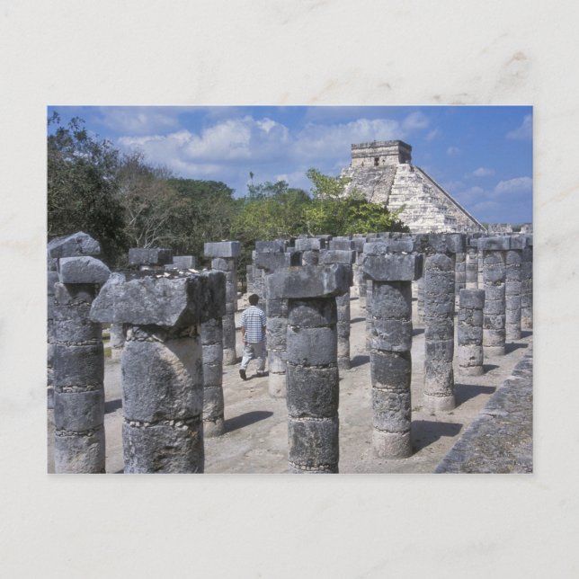 Carte Postale Colonnes de pierre antique à Chichen Itza. Centre (Devant)