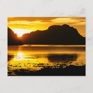 Carte Postale Coucher de soleil doré sur la baie