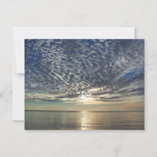 Carte Postale Coucher de soleil dramatique avec nuages et océan