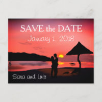 Couple romantique sur la plage à ZSunset Enregistr
