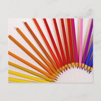 Carte Postale Crayons d'arc-en-ciel