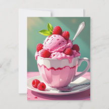 Crème glacée framboise dans une coupe de café rose