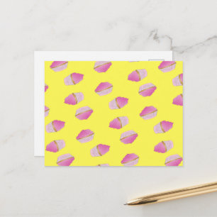 Carte Postale cupcakes à la fraise rose sur le jaune