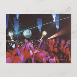 Carte Postale Danse de foule enthousiaste