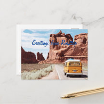 Carte postale de salutations de roadtrip avec camp