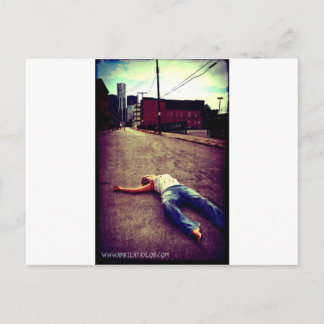 Carte Postale Décédé en ville par April A Taylor