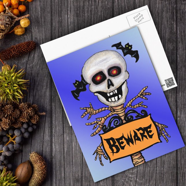 Carte Postale Déplaisant Arbre du crâne Attention aux chats des  (Creepy skull on tree bats holding orange Beware sign on Halloween postcard.)