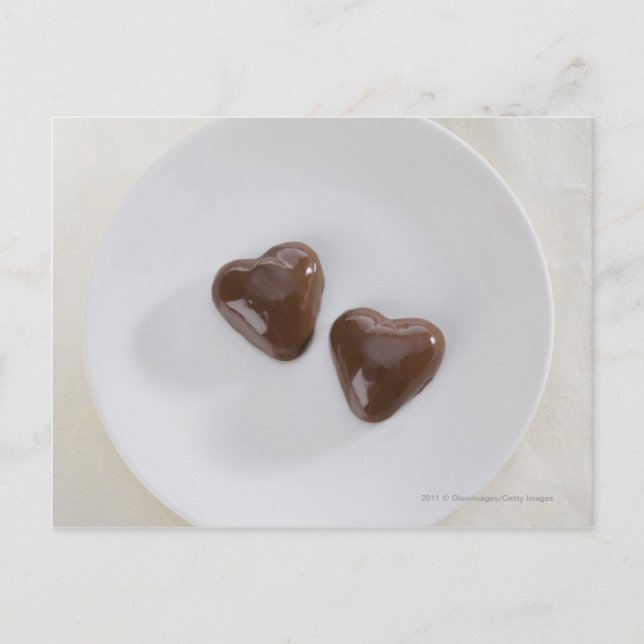 Carte Postale Des bonbons en forme de coeur sur une assiette (Devant)