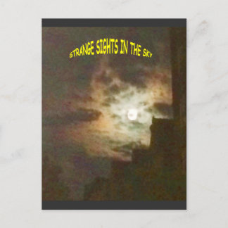 Carte Postale Des points de vue étranges dans le ciel