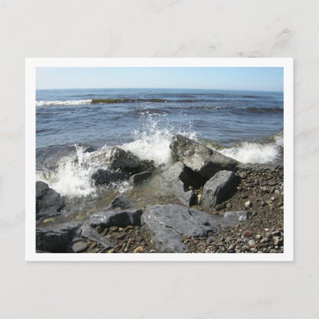 Carte Postale des vagues s'écrasent sur la côte (Devant)