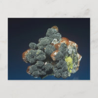 Descloizite sur Calcite
