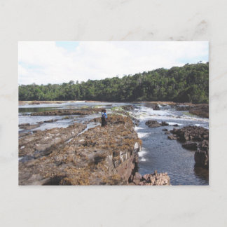 Carte Postale Deux filles autochtones dans le paysage