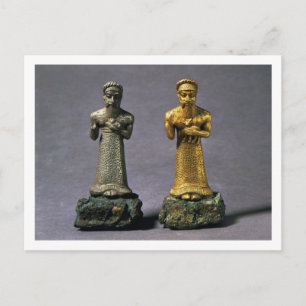 Carte Postale Deux statuettes d'hommes portant des offrandes de 