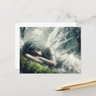 Carte Postale Dormir de fée sur un morceau de mousse dans la for