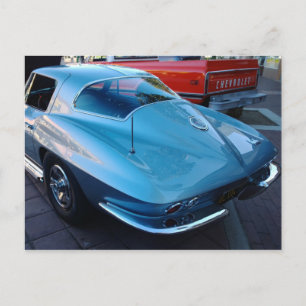 Carte Postale Dos d'une Corvette stingray bleu ciel classique