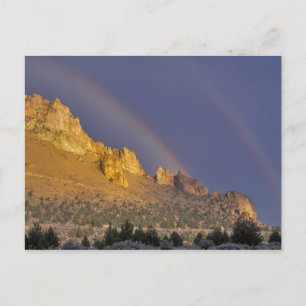 Carte Postale Double arc-en-ciel sur une formation rocheuse près