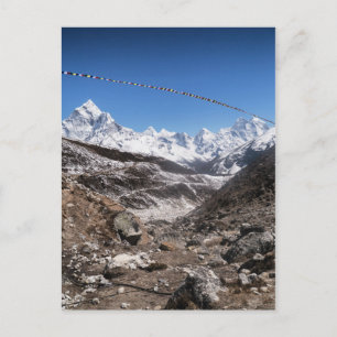 Carte Postale Drapeaux de prière et Montagnes neigeuses (Himalay