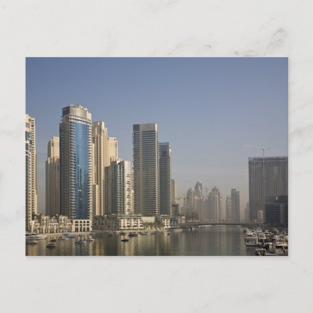 Carte Postale EAU, Dubaï. Tours de marina avec bateaux à l'ancre (Devant)
