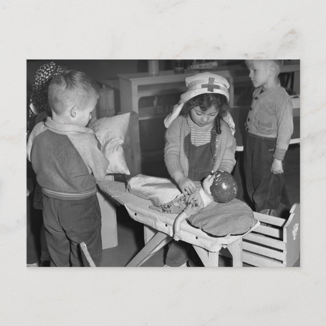 Carte Postale École de soins infirmiers : années 1940 (Devant)
