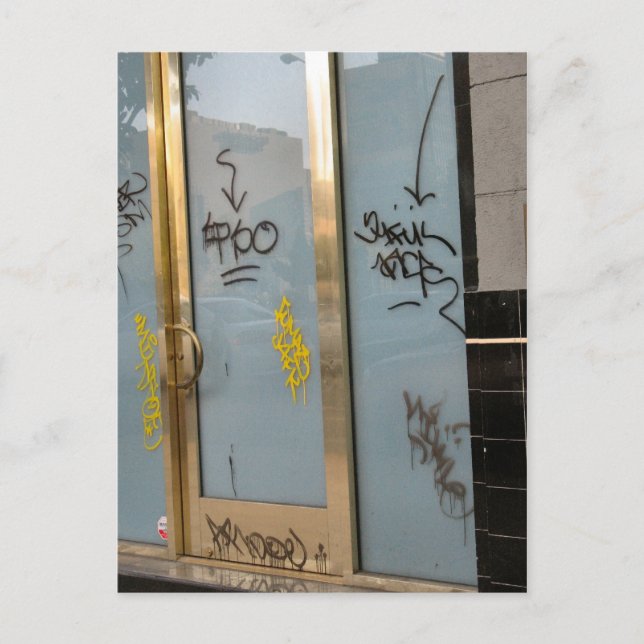 Carte Postale écriture sur la porte (Devant)