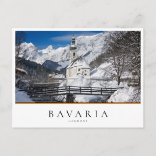 Carte Postale Église sous la neige avec montagnes des Alpes
