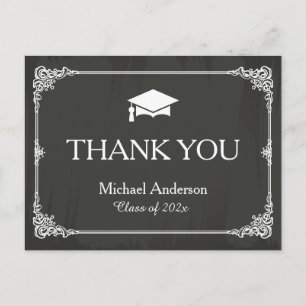 Carte Postale Élégant Chalkboard Grad Casquette Merci de graduat