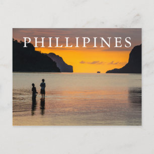 Carte Postale Enfants pêchant au coucher du soleil