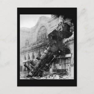 Carte Postale Épave ferroviaire à Montparnasse, catastrophe ferr