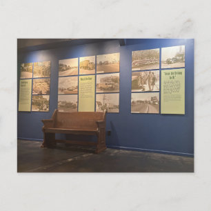 Carte Postale Exposition de photos anciennes Banc en bois