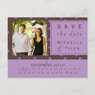 Carte Postale Faire-part Économies pourpres et Brown de cercle la date