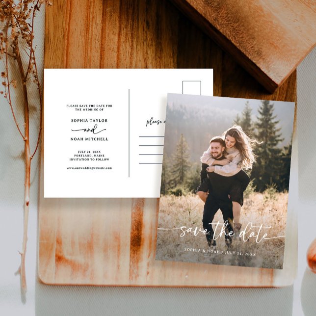 Carte Postale Faire-part Écriture Élégante et Photo | Sauvegarder la Date (A chic and elegant wedding save the date card with your favorite photo and modern script)