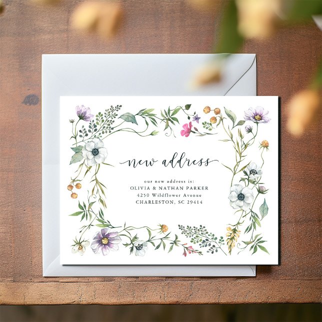 Carte Postale Faire-part Fleurs sauvages botaniques | Annonce de déménageme (A trendy and elegant wildflower design decorates these new address announcement postcards)