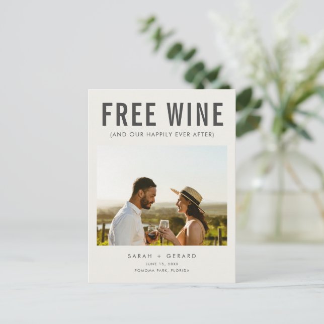 Carte Postale Faire-part Vin gratuit (et notre bonheur éternel) Mariage (Debout devant)