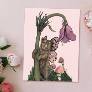 Carte Postale Fée d'ours rose pâle dans la forêt de bois