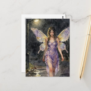 Carte Postale Fée marchant par une nuit pluvieuse