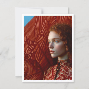 Carte Postale Femme aux cheveux rouges par un tableau de chevaux