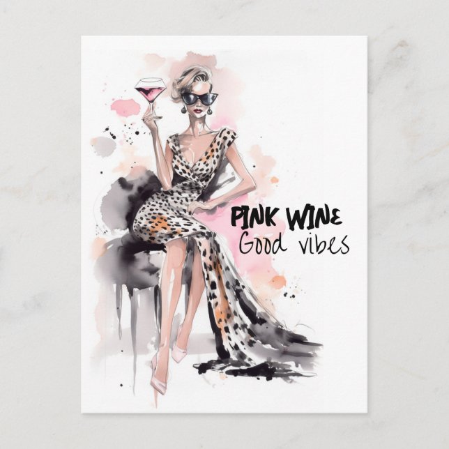Carte Postale Femme blonde en robe léopard avec verre de vin (Devant)