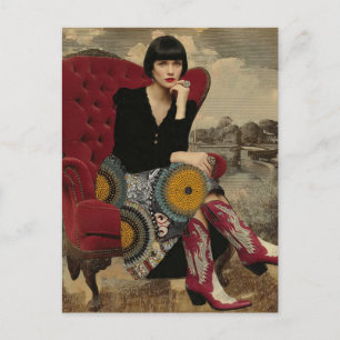 Carte Postale Femme des années 1920 avec jupe mandala colorée et