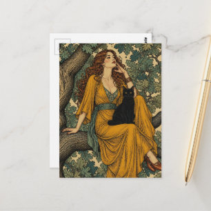 Carte Postale Femme et chat noir dans un arbre
