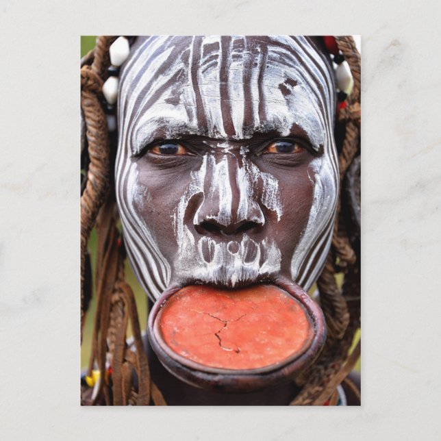 Carte Postale Femme Mursi avec plaque labiale (Devant)