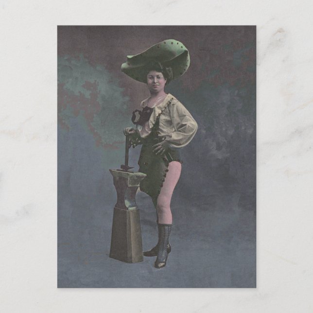 Carte Postale Femme victorienne avec enclume montrant les jambes (Devant)