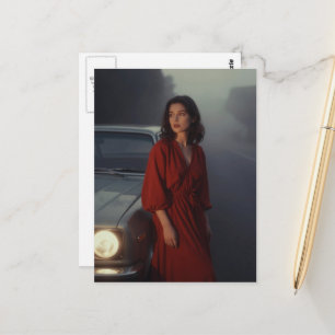 Carte Postale Femme Vintage en Rouge