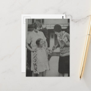 Carte Postale Femmes et une fille de style rétro