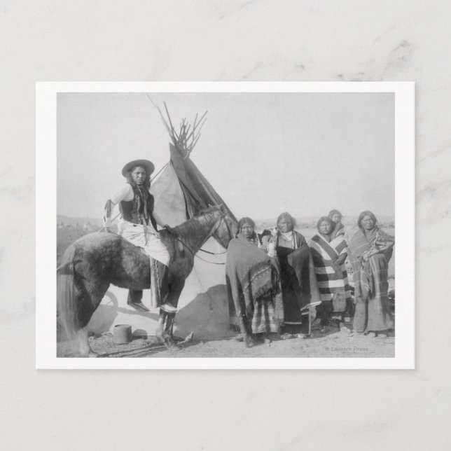 Carte Postale Femmes Lakota avec bébés et homme à cheval (Devant)